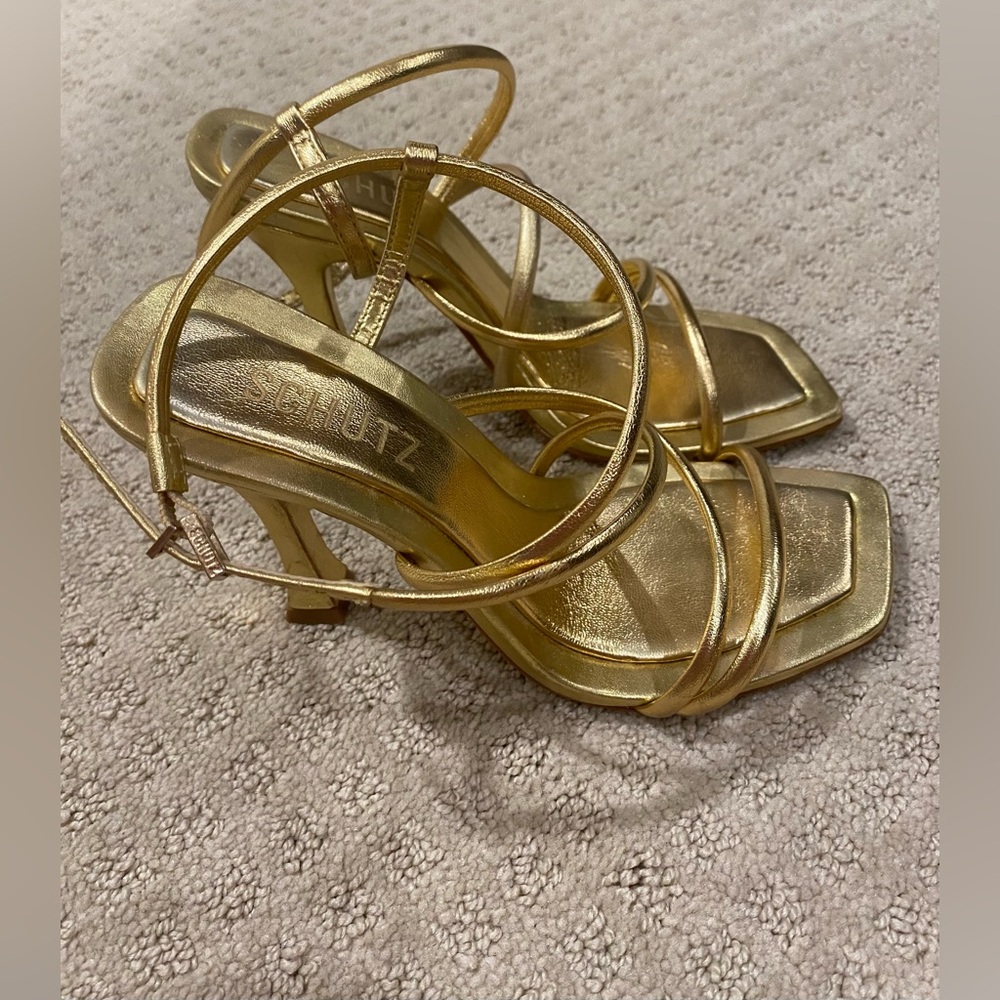 Schutz Lovi Gold Metallic Sandal, Size 7 - Picture 6 of 8
